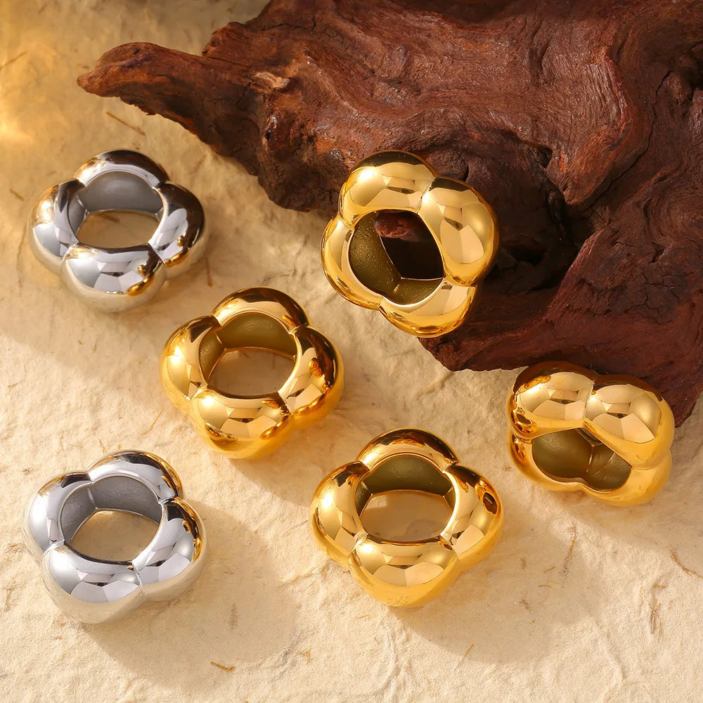 Goldie Pop Flower Ring